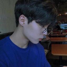 暖男型男生活照,生活照中的魅力演绎